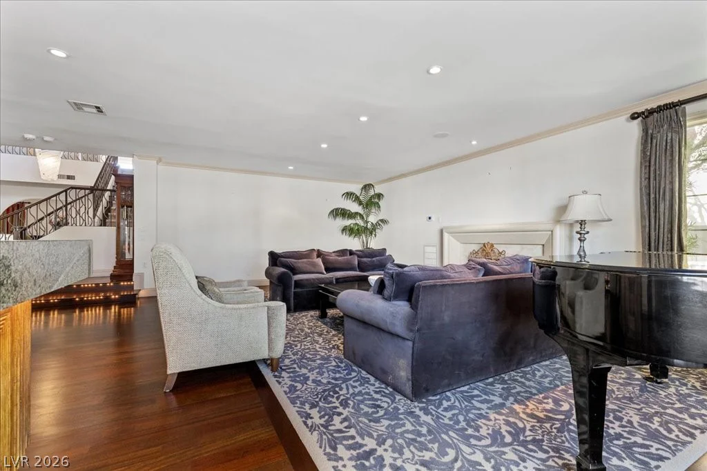 2881 Augusta, Las Vegas, NV 89109