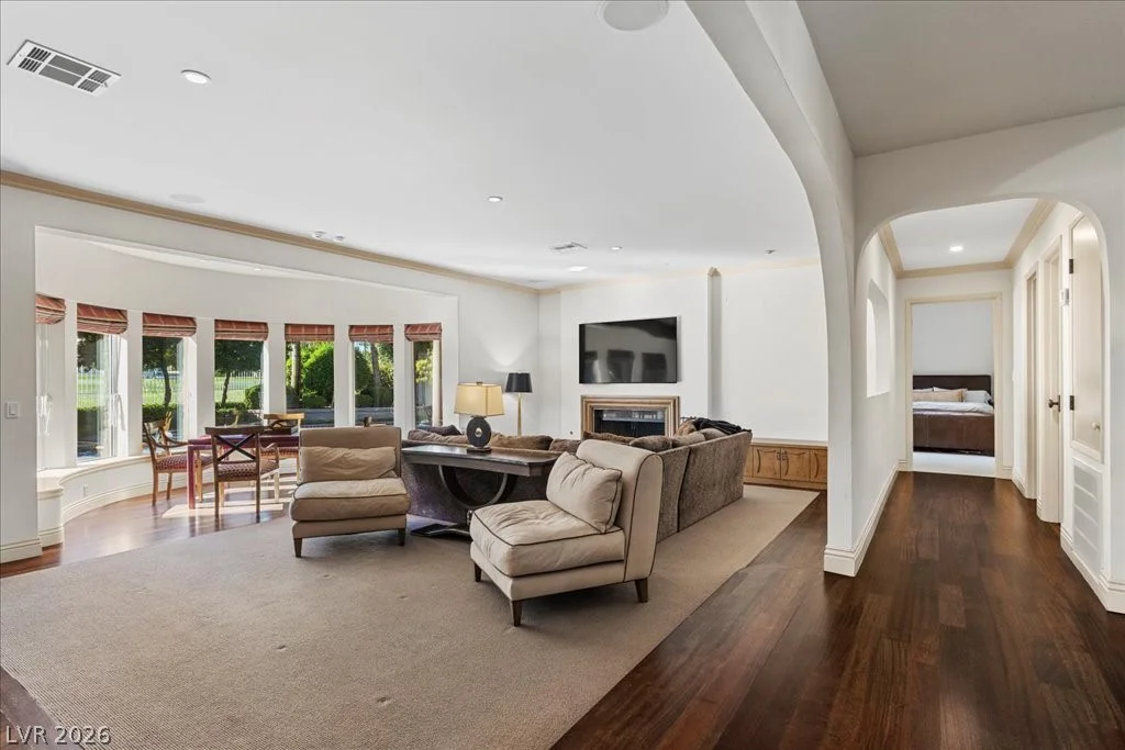 2881 Augusta, Las Vegas, NV 89109