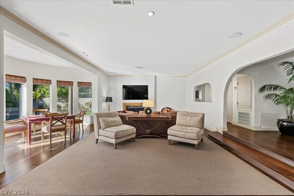 2881 Augusta, Las Vegas, NV 89109