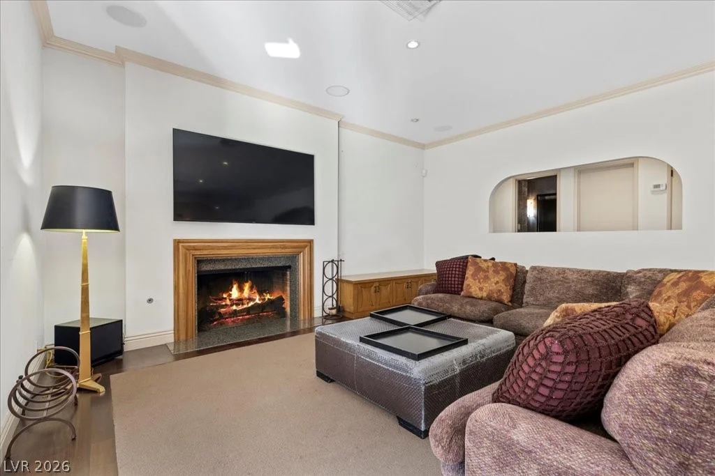 2881 Augusta, Las Vegas, NV 89109