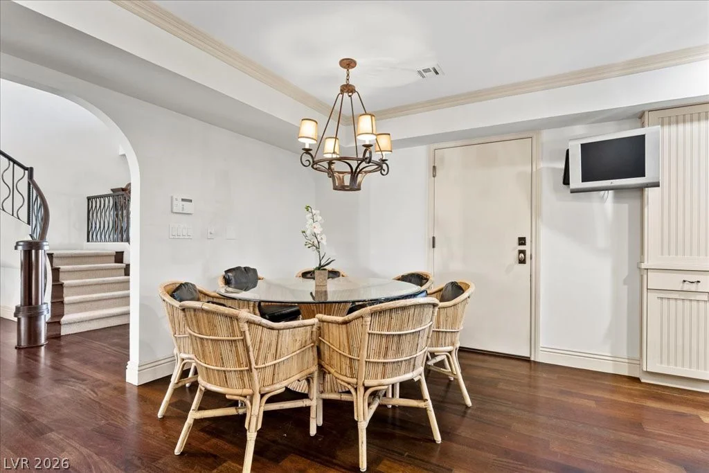 2881 Augusta, Las Vegas, NV 89109