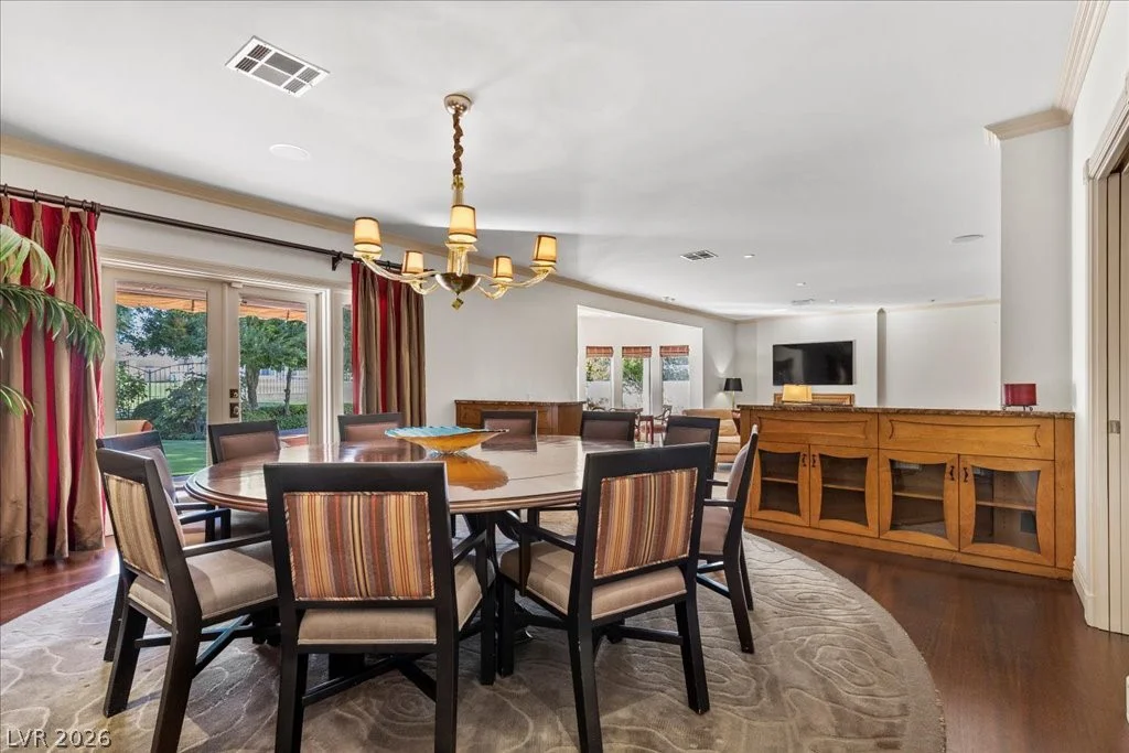 2881 Augusta, Las Vegas, NV 89109