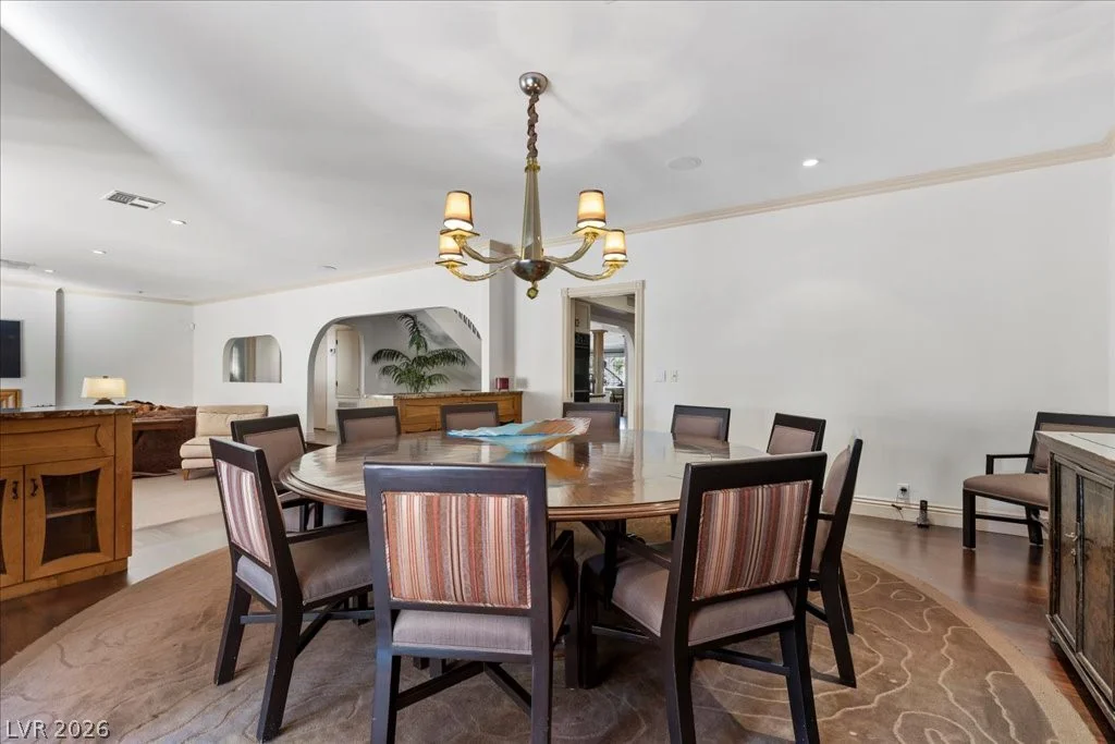 2881 Augusta, Las Vegas, NV 89109