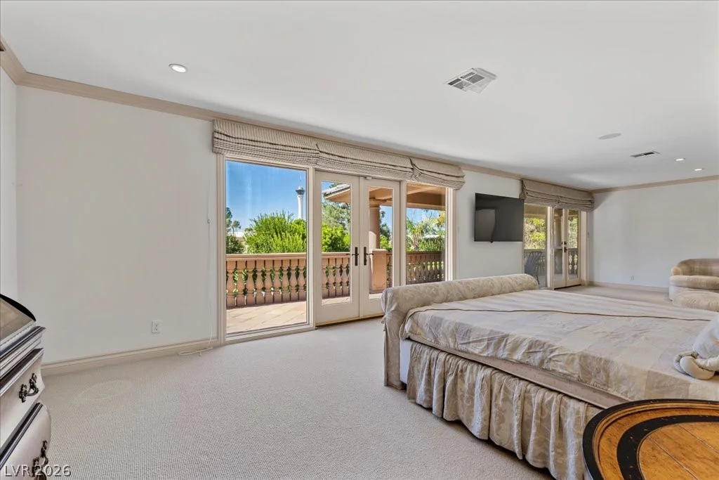 2881 Augusta, Las Vegas, NV 89109