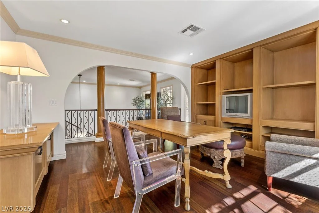 2881 Augusta, Las Vegas, NV 89109