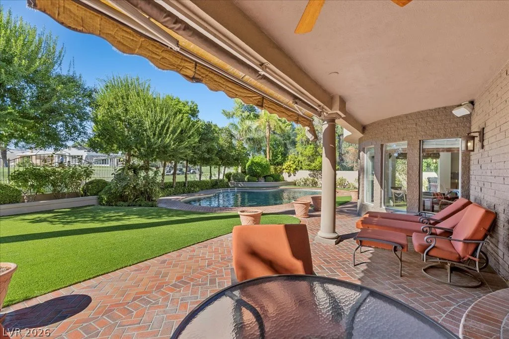2881 Augusta, Las Vegas, NV 89109