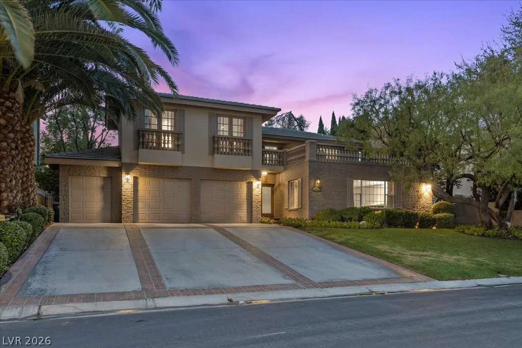 2881 Augusta, Las Vegas, NV 89109