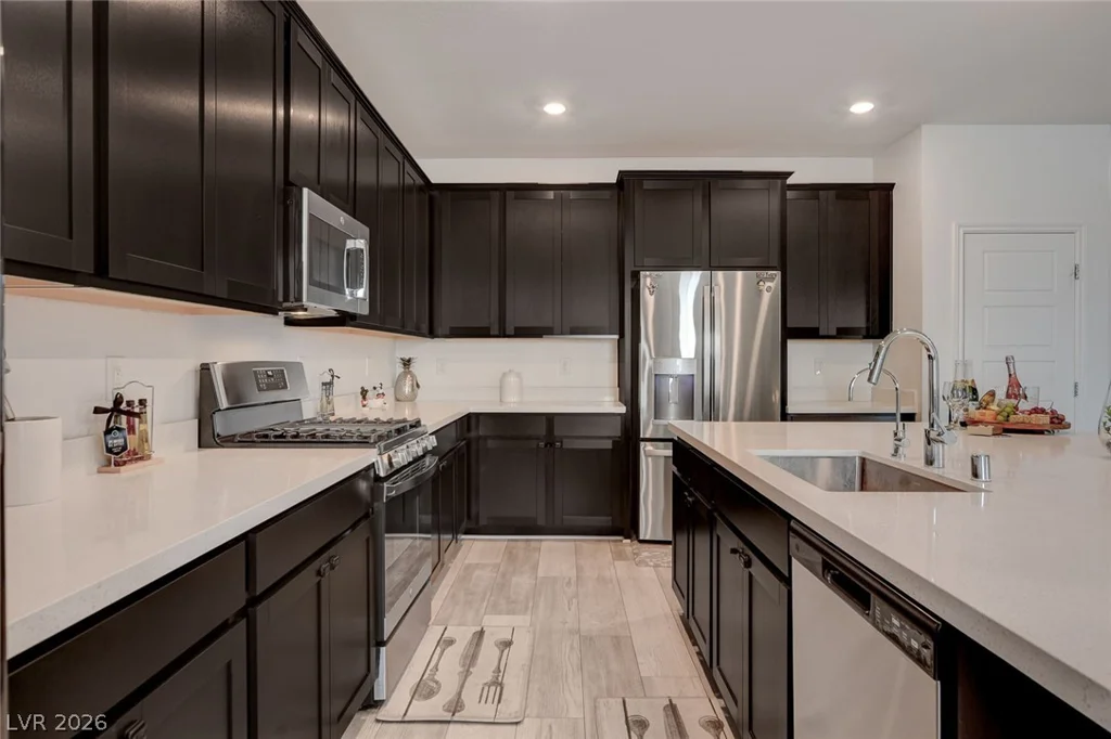 7069 Range Valley, North Las Vegas, NV 89084