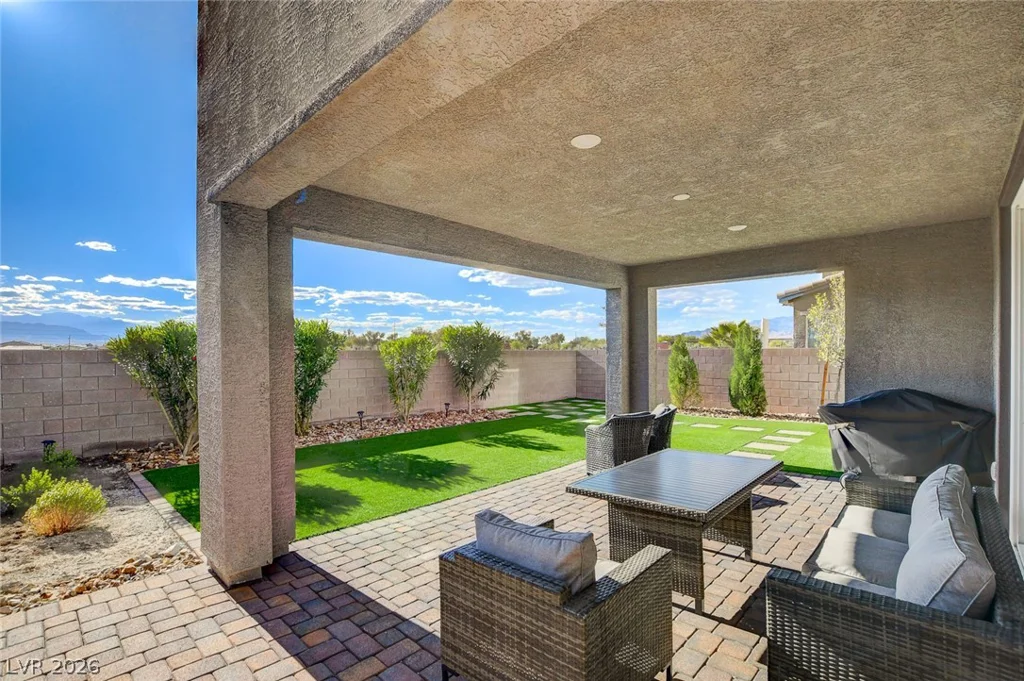 7069 Range Valley, North Las Vegas, NV 89084