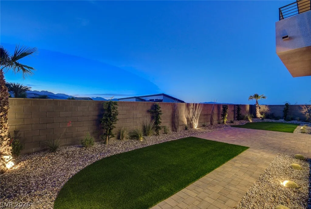 10748 Desert Heights, Las Vegas, NV 89135