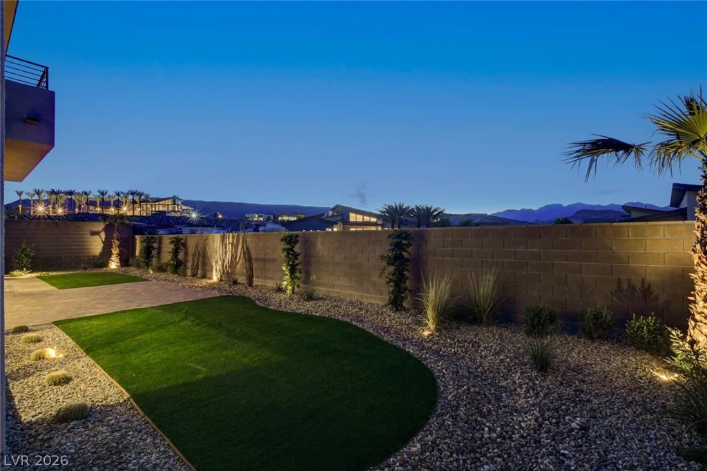 10748 Desert Heights, Las Vegas, NV 89135