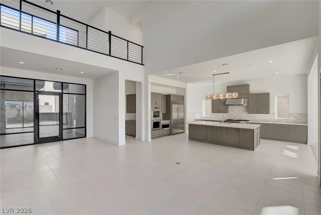 10748 Desert Heights, Las Vegas, NV 89135