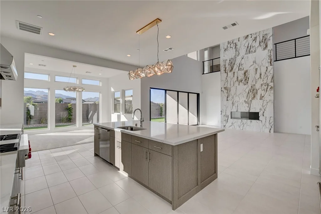 10748 Desert Heights, Las Vegas, NV 89135