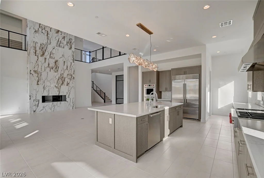 10748 Desert Heights, Las Vegas, NV 89135
