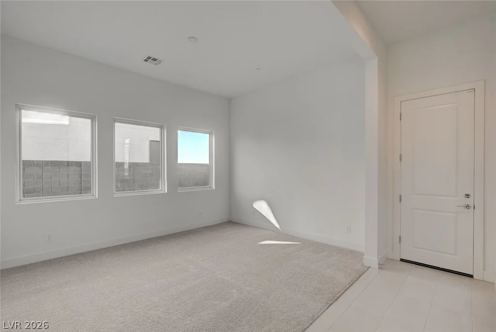 10748 Desert Heights, Las Vegas, NV 89135