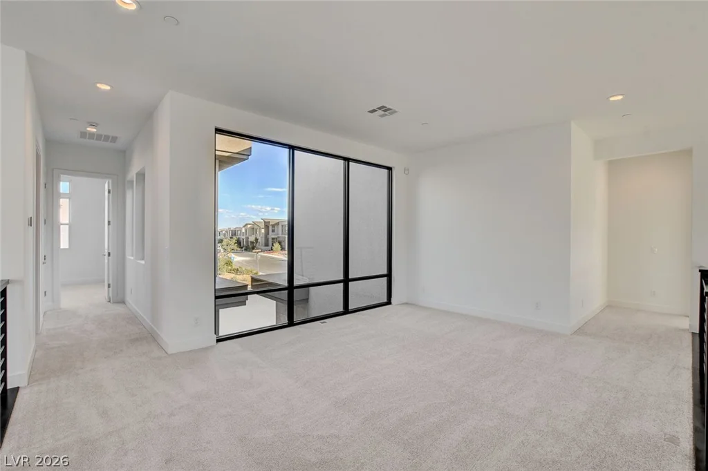 10748 Desert Heights, Las Vegas, NV 89135