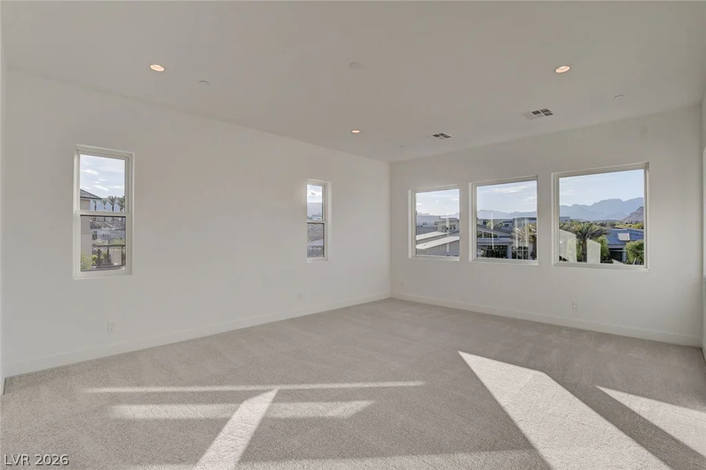 10748 Desert Heights, Las Vegas, NV 89135