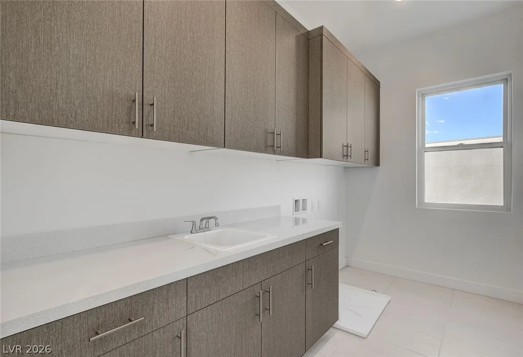10748 Desert Heights, Las Vegas, NV 89135