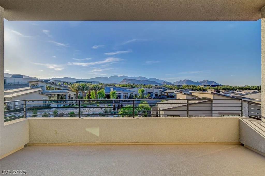 10748 Desert Heights, Las Vegas, NV 89135