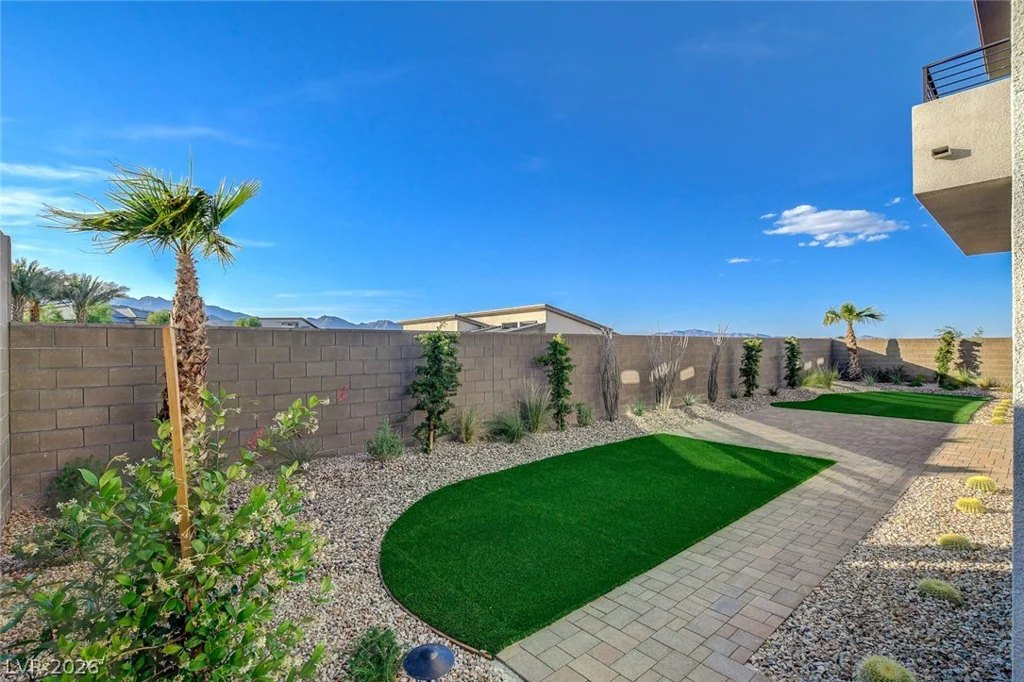 10748 Desert Heights, Las Vegas, NV 89135