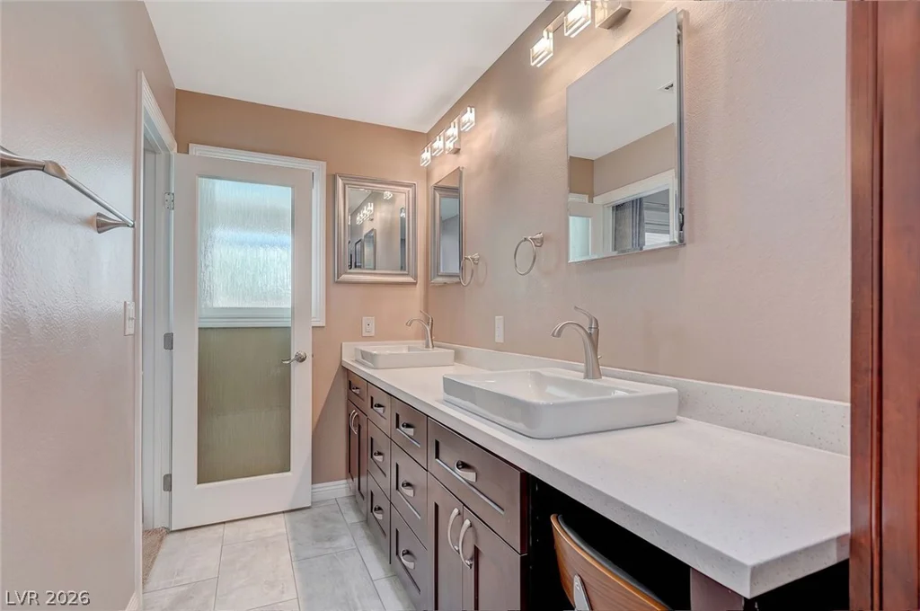 8532 Hidden Pines, Las Vegas, NV 89143