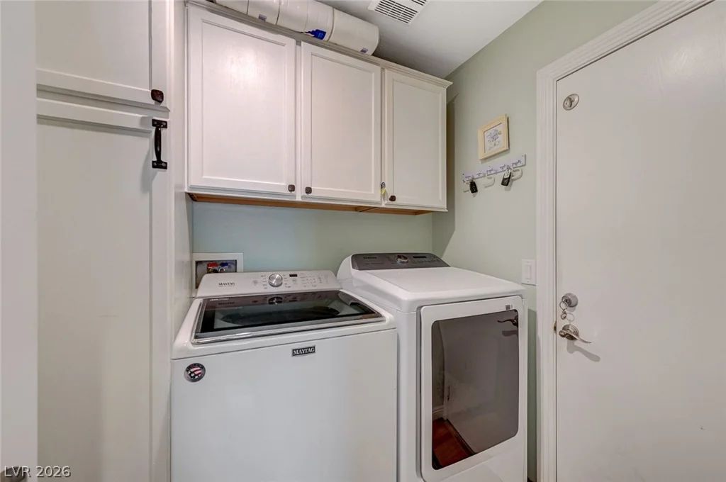 8532 Hidden Pines, Las Vegas, NV 89143