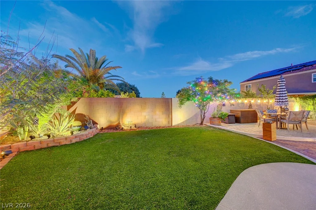8532 Hidden Pines, Las Vegas, NV 89143