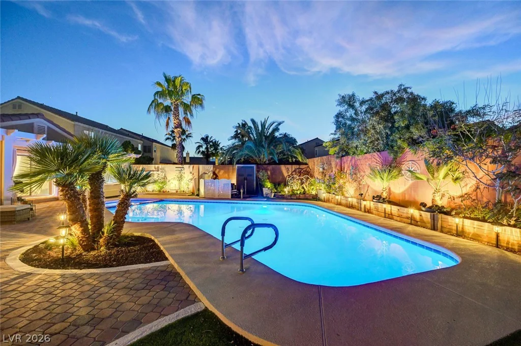 8532 Hidden Pines, Las Vegas, NV 89143