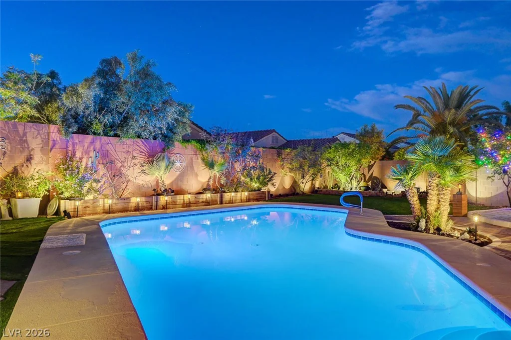 8532 Hidden Pines, Las Vegas, NV 89143