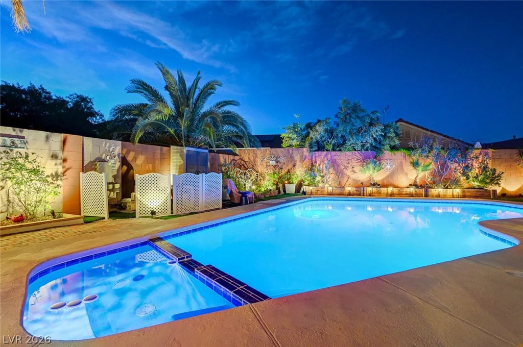8532 Hidden Pines, Las Vegas, NV 89143