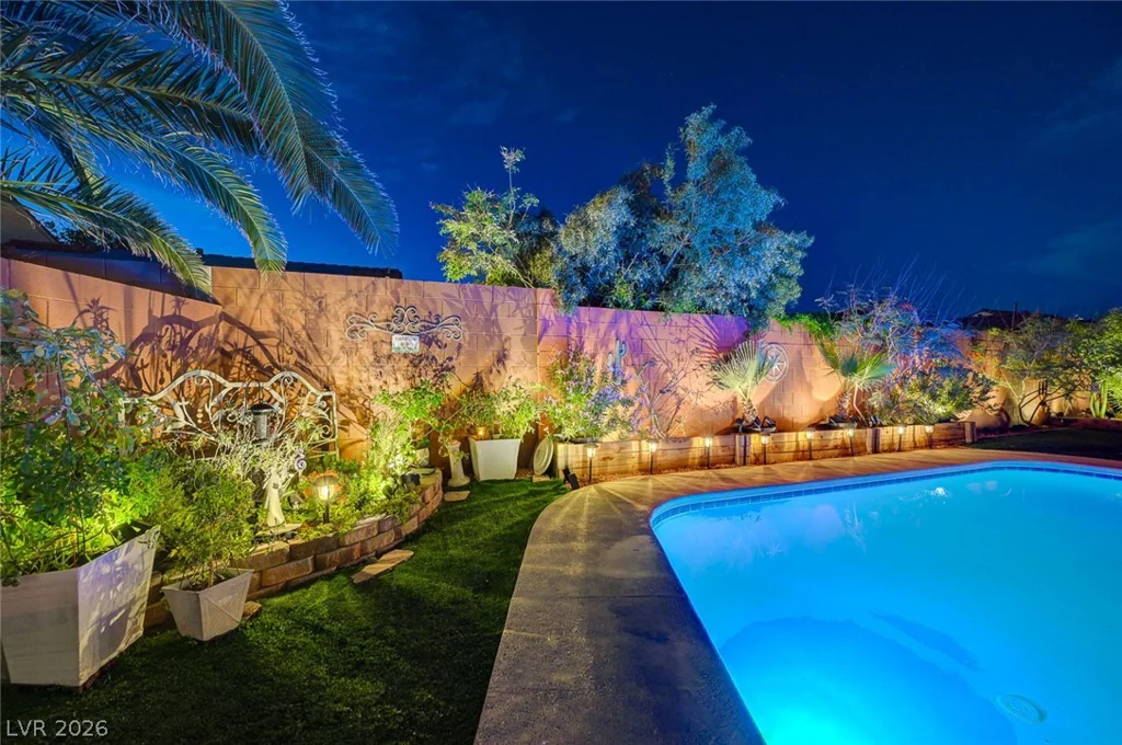 8532 Hidden Pines, Las Vegas, NV 89143