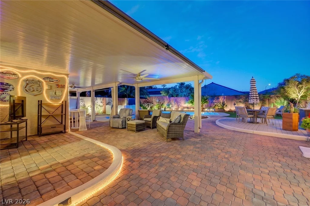 8532 Hidden Pines, Las Vegas, NV 89143