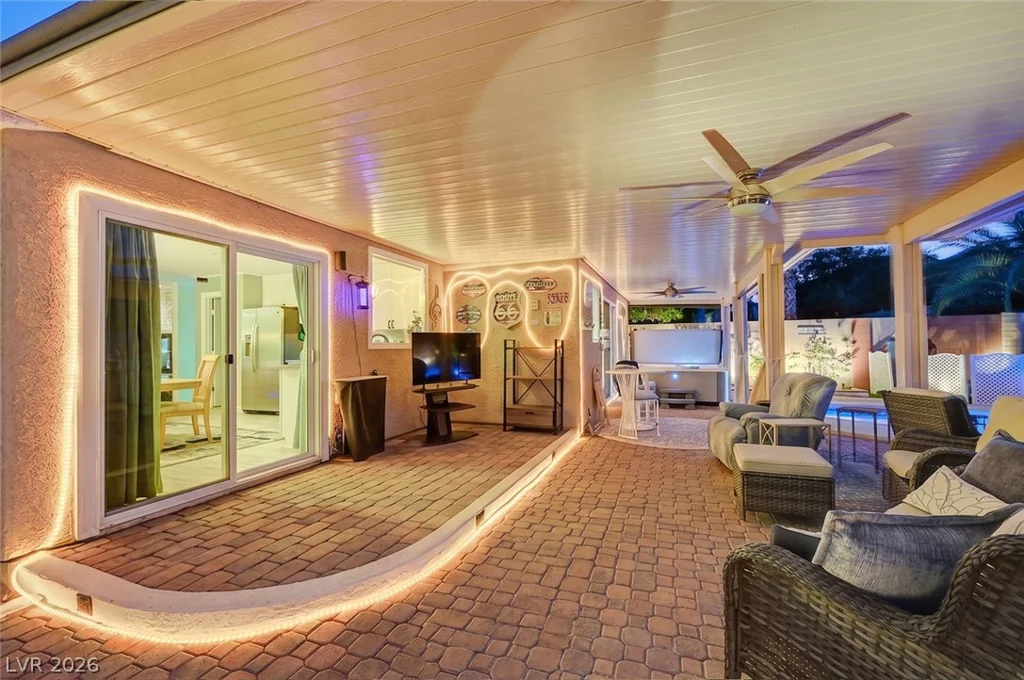 8532 Hidden Pines, Las Vegas, NV 89143