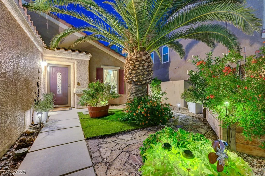 8532 Hidden Pines, Las Vegas, NV 89143