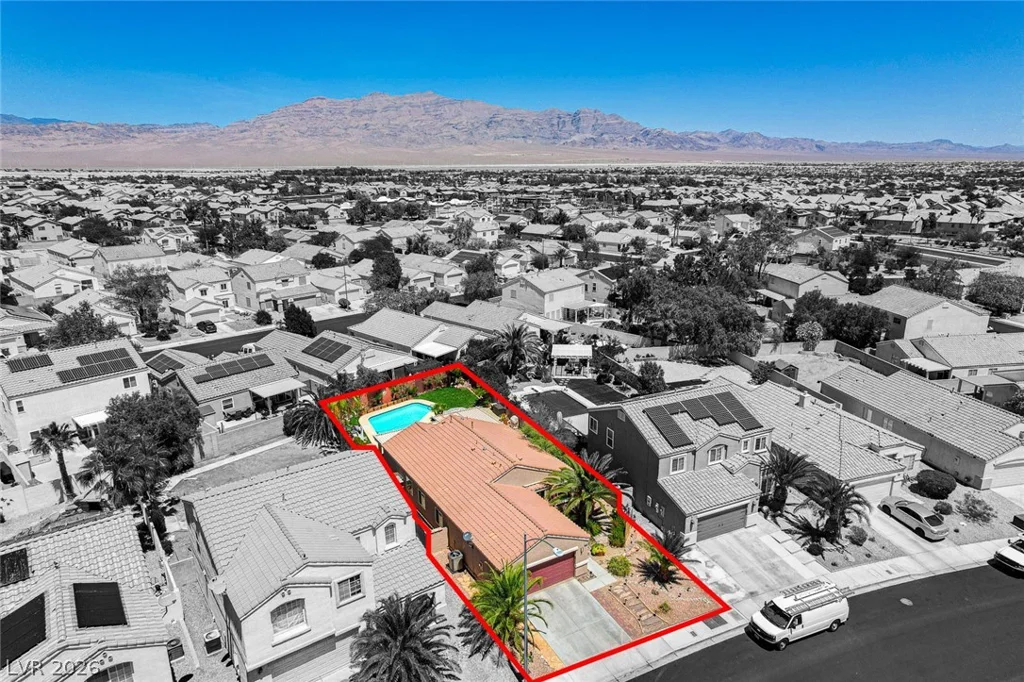 8532 Hidden Pines, Las Vegas, NV 89143