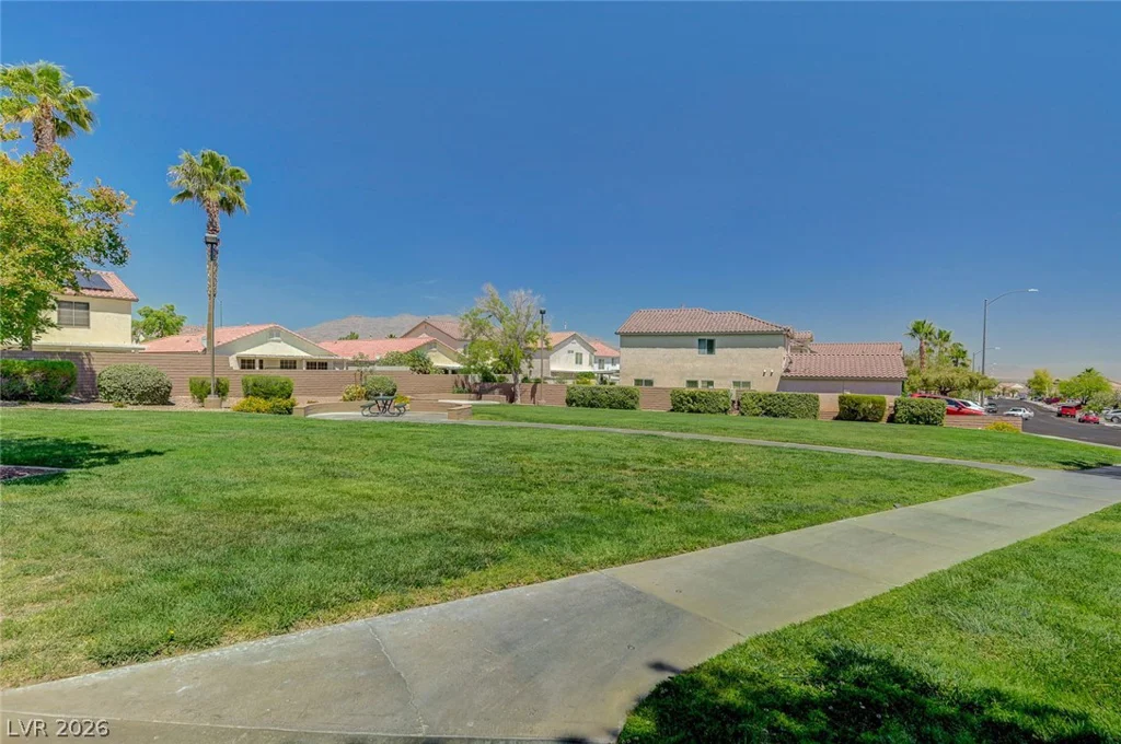 8532 Hidden Pines, Las Vegas, NV 89143