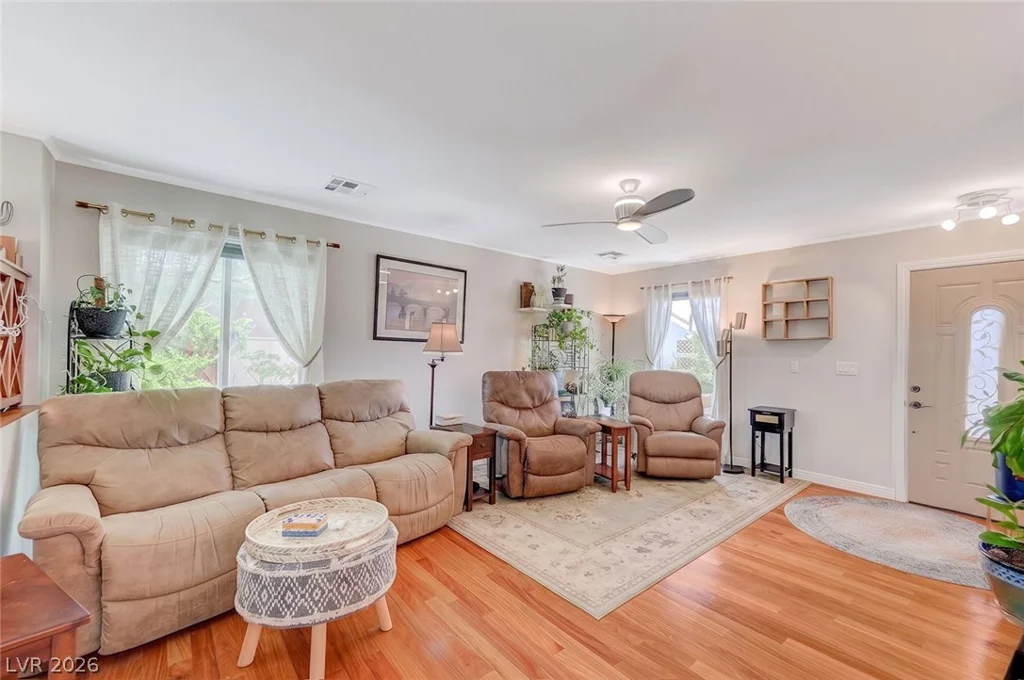 8532 Hidden Pines, Las Vegas, NV 89143