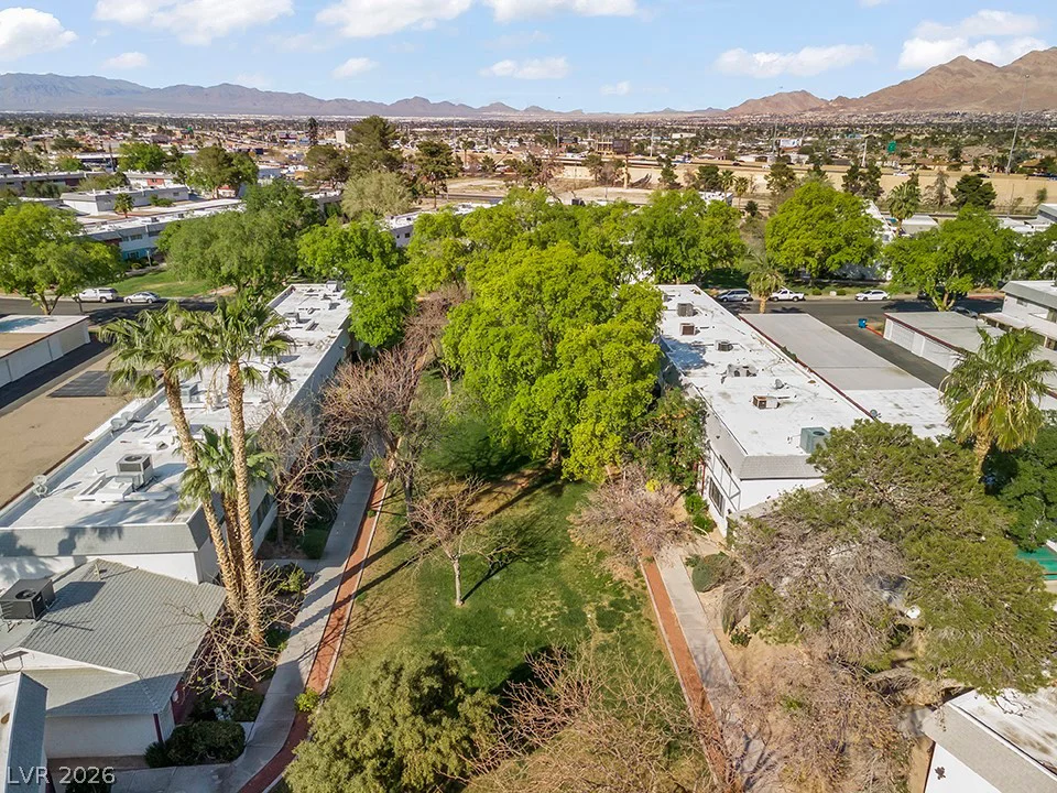 213 Greenbriar Townhouse, Las Vegas, NV 89121