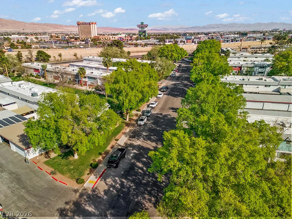 213 Greenbriar Townhouse, Las Vegas, NV 89121