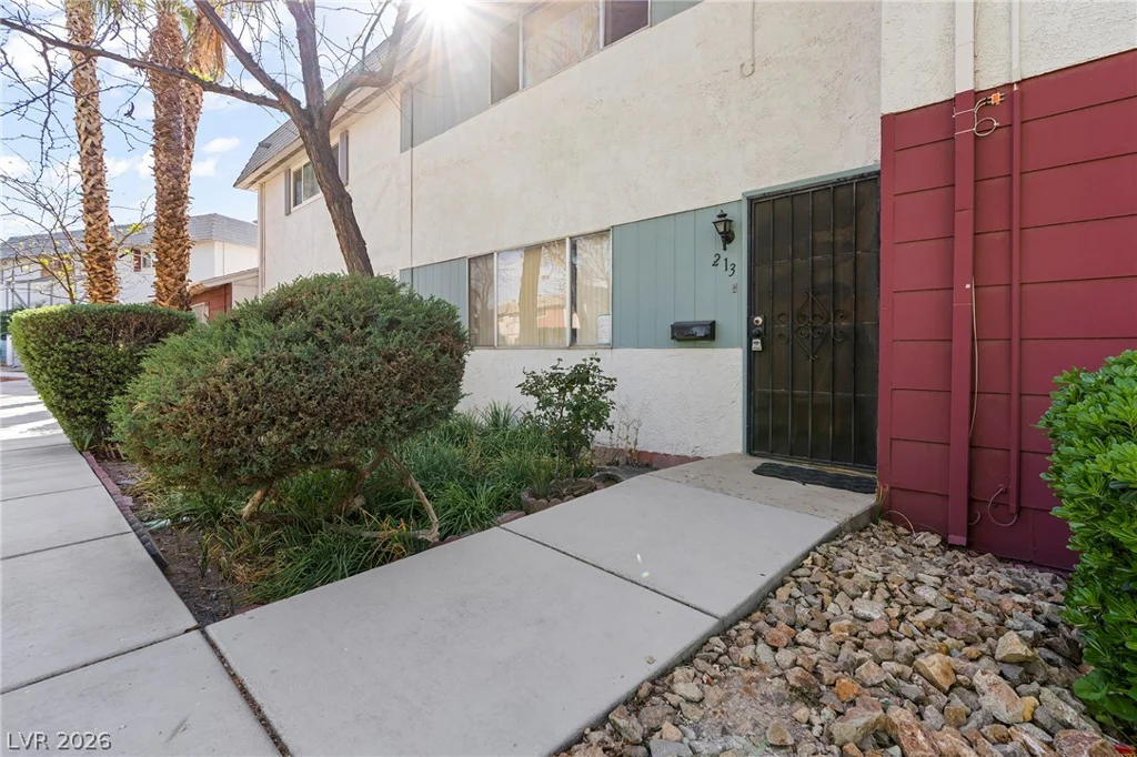 213 Greenbriar Townhouse, Las Vegas, NV 89121