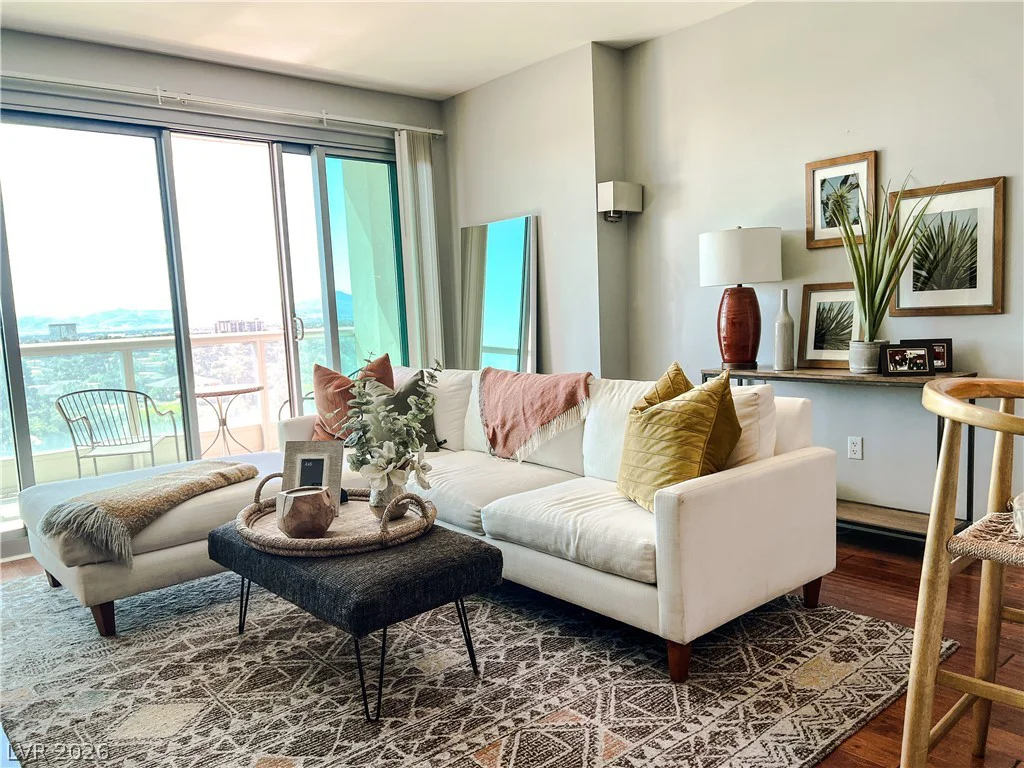 322 Karen, Las Vegas, NV 89109