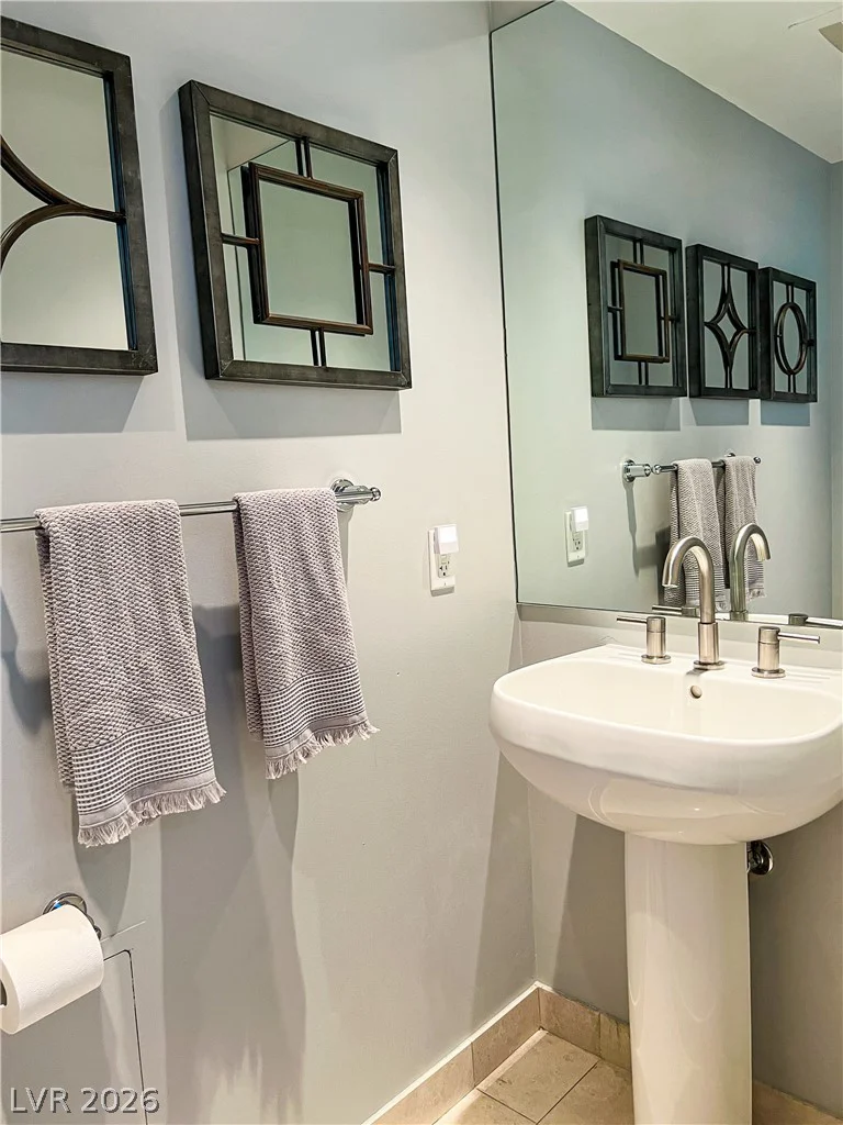 322 Karen, Las Vegas, NV 89109