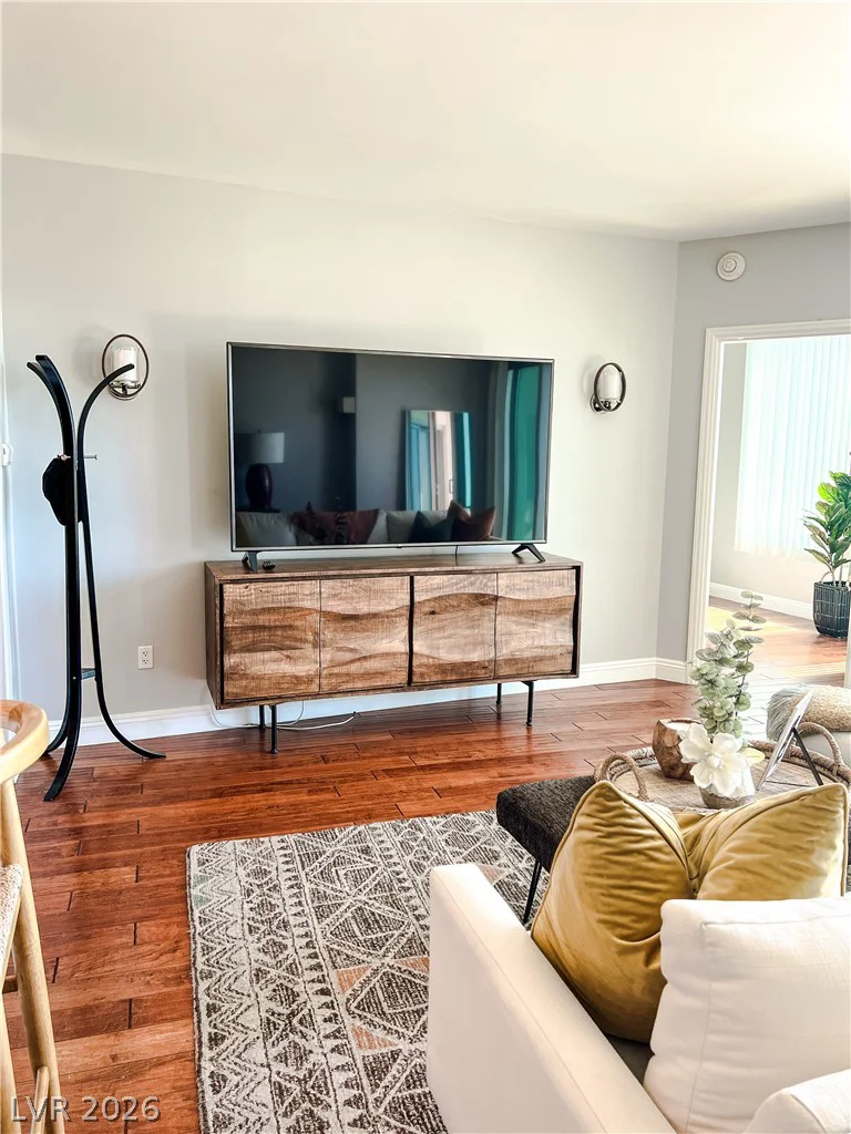 322 Karen, Las Vegas, NV 89109