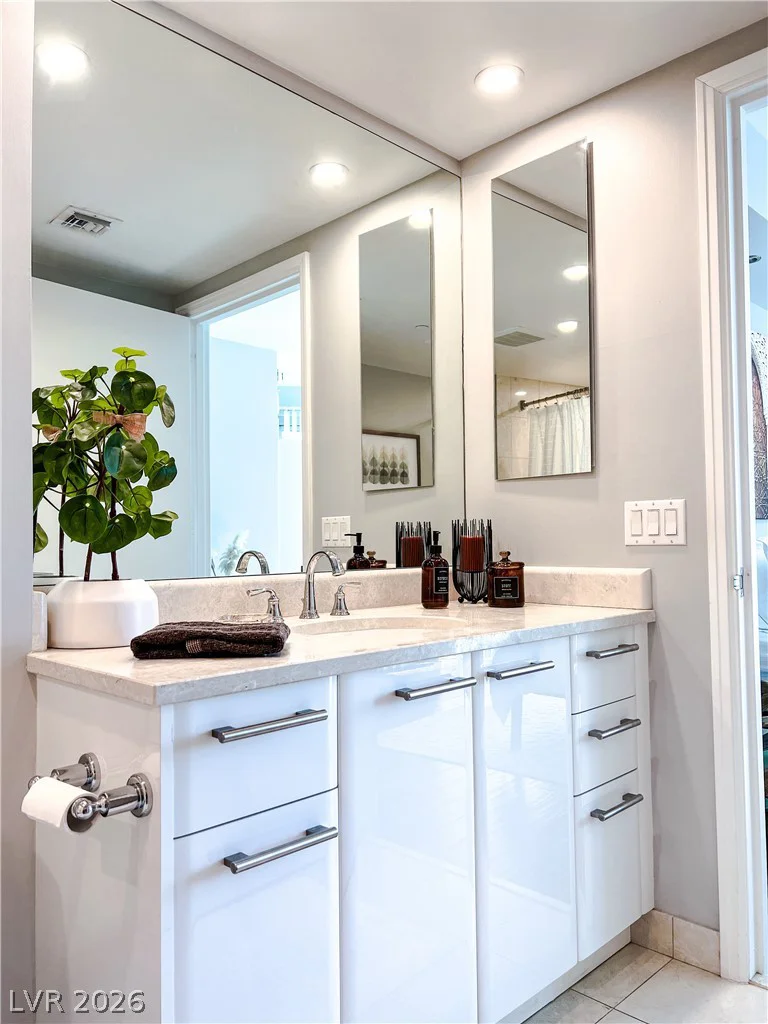 322 Karen, Las Vegas, NV 89109