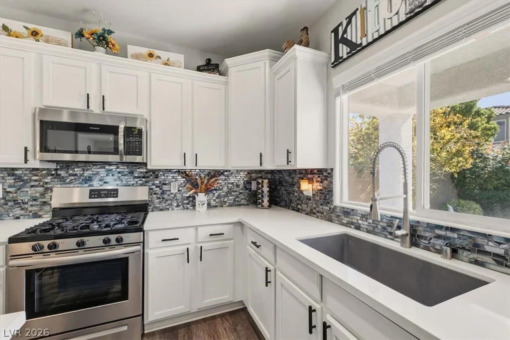 10133 Iron Wood Peak, Las Vegas, NV 89166