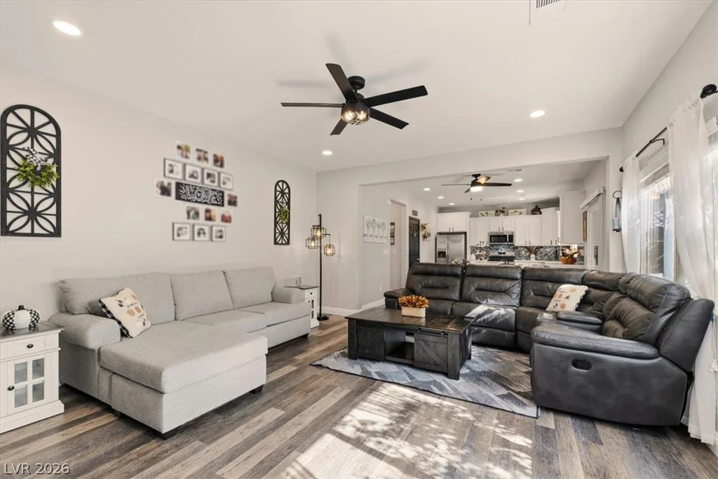 10133 Iron Wood Peak, Las Vegas, NV 89166