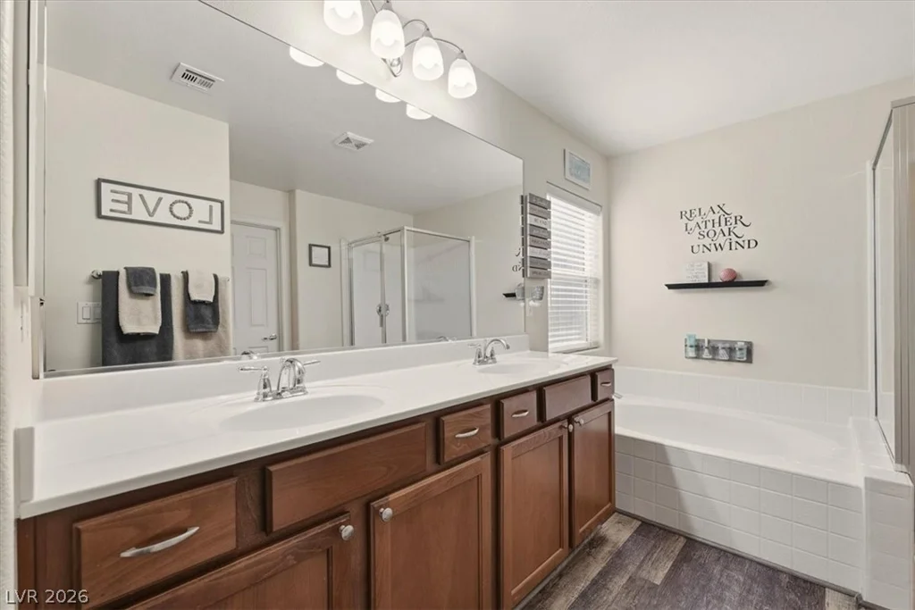 10133 Iron Wood Peak, Las Vegas, NV 89166
