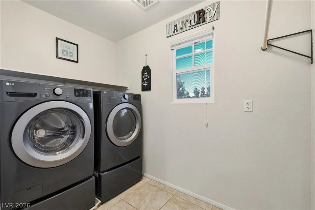 10133 Iron Wood Peak, Las Vegas, NV 89166