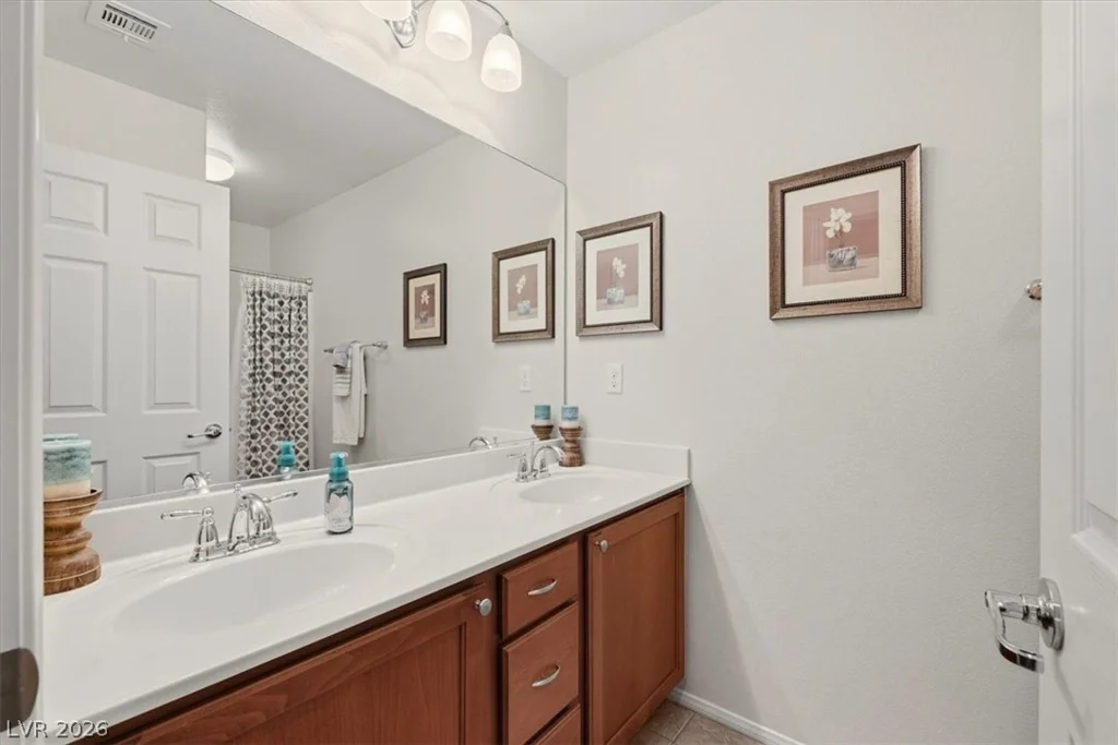 10133 Iron Wood Peak, Las Vegas, NV 89166