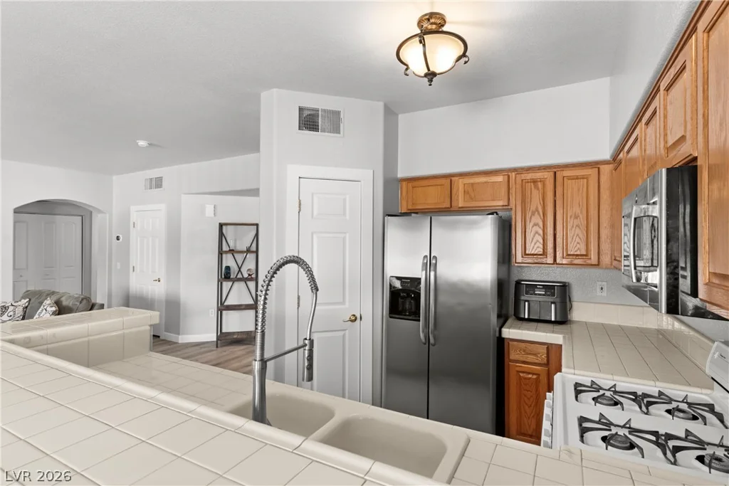 4940 Black Bear, Las Vegas, NV 89149
